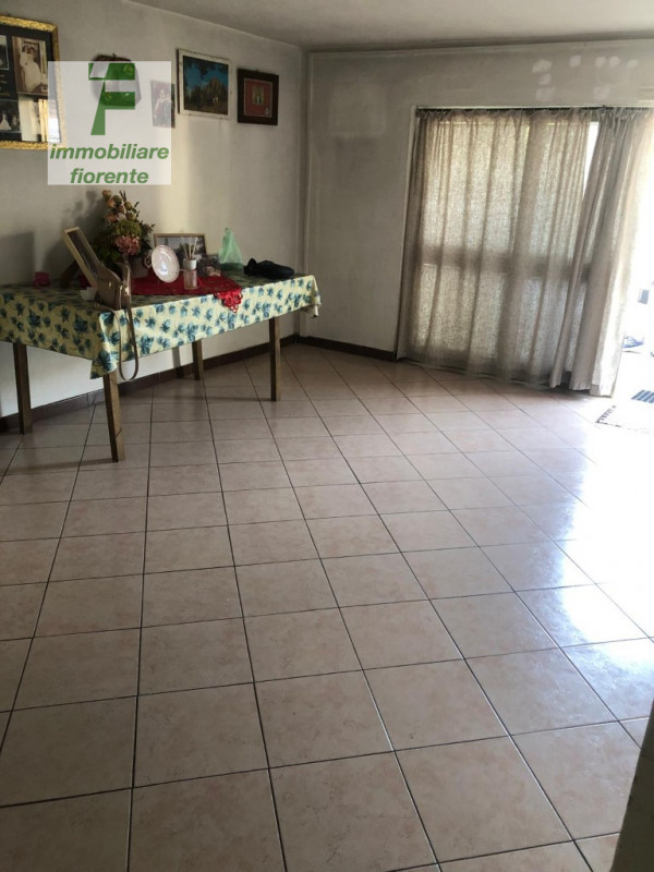 Scopri questa casa singola su 2 livelli di mq 220 totali offrendo ampi spazi interni ideali per f...