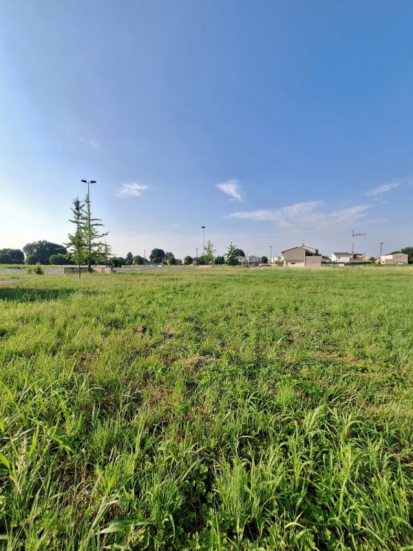 LOTTO EDIFICABILE CON POSSIBILITA' DI REALIZZARE PICCOLO CONDOMINIO O VILLINE A GRUMOLO DELLE ABB...