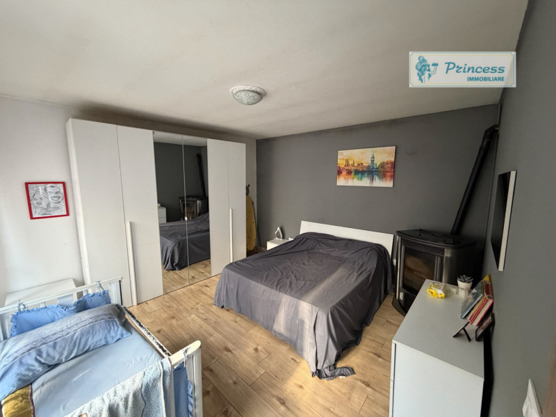 In vendita a Torrebelvicino, vi presentiamo una splendida casa a schiera, completamente ristruttu...