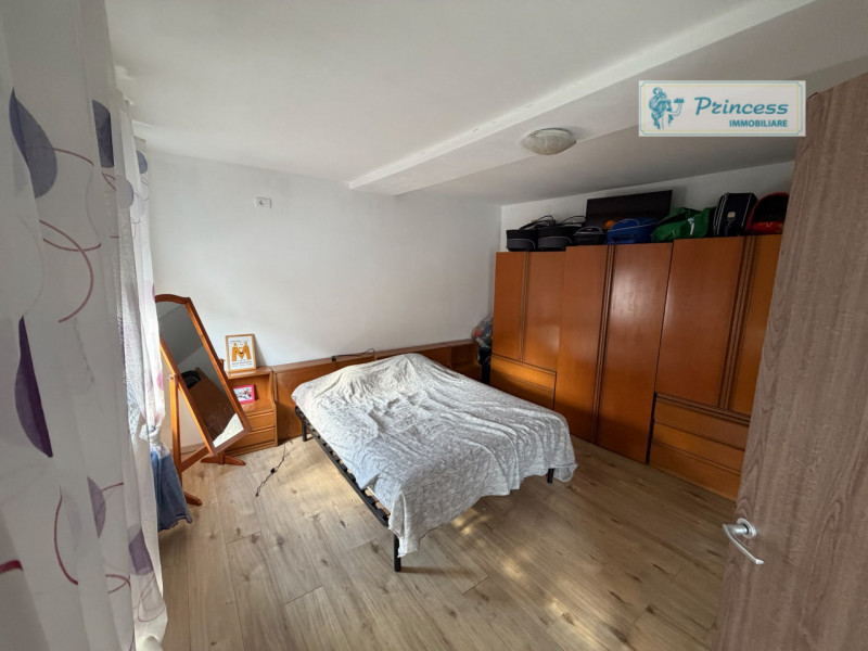 In vendita a Torrebelvicino, vi presentiamo una splendida casa a schiera, completamente ristruttu...