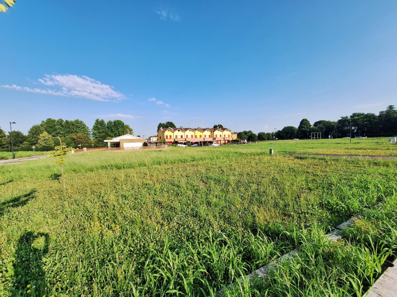 LOTTO EDIFICABILE CON POSSIBILITA' DI REALIZZARE MODERNA PALAZZINA DI APPARTAMENTI A GRUMOLO DELL...
