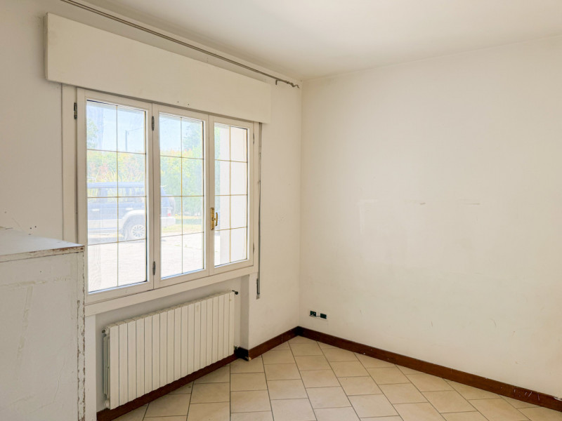 (Pe INFO Vittorio 3517343301) Proponiamo in affitto una spaziosa porzione di bifamiliare situata ...