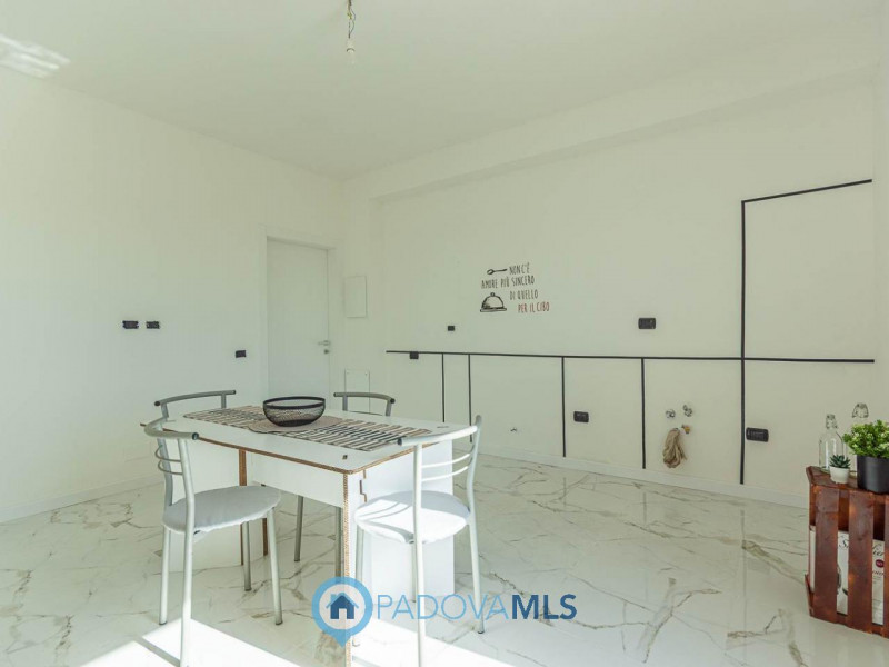 Immobile in esclusiva al Gruppo Padova MLS

ALBIGNASEGO (PD) - Nella tranquilla zona di San Giaco...