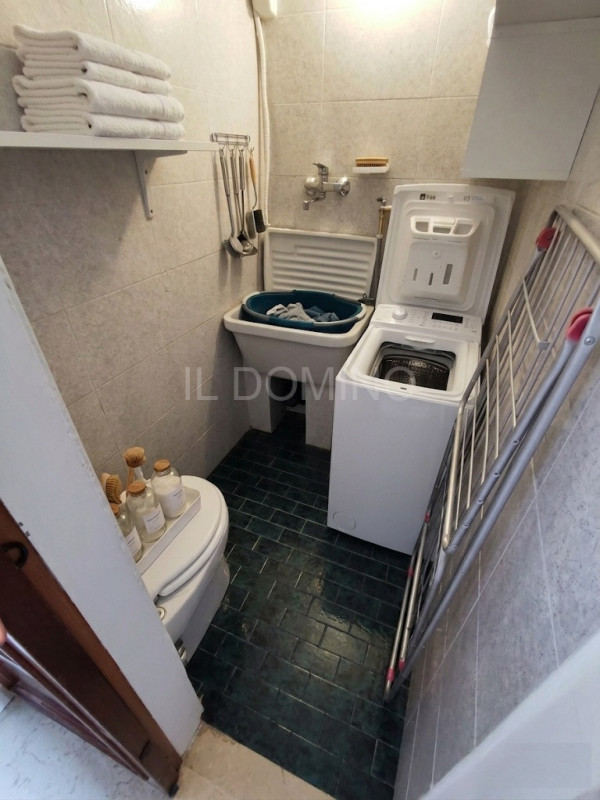 Appartamento posto al 3° ed ultimo piano di una bella palazzina in quartiere San Giuseppe, comodo...