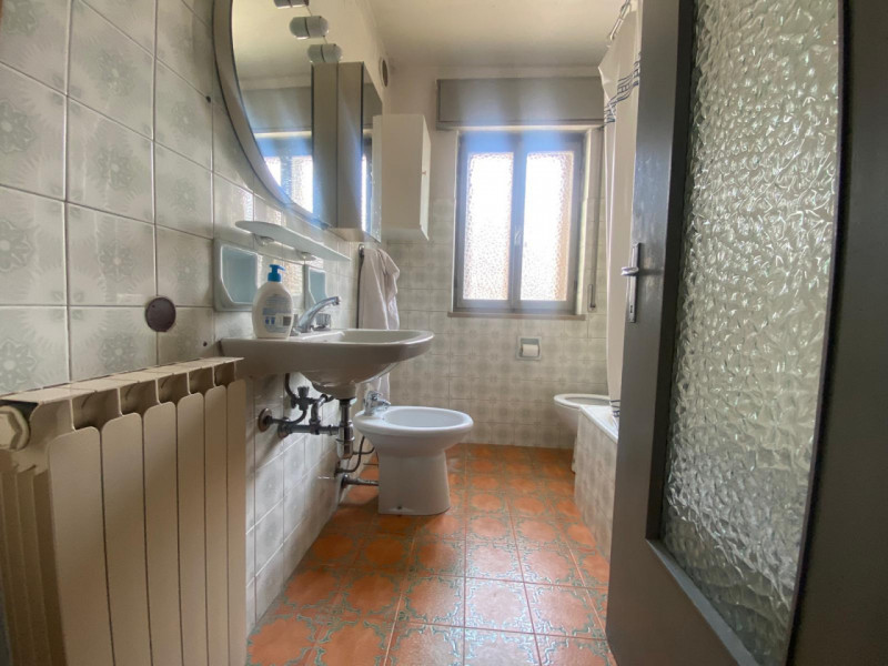 Casa affiancata con dépendance e terreno privato.

Immobile costituito da 2 unità facenti parte d...
