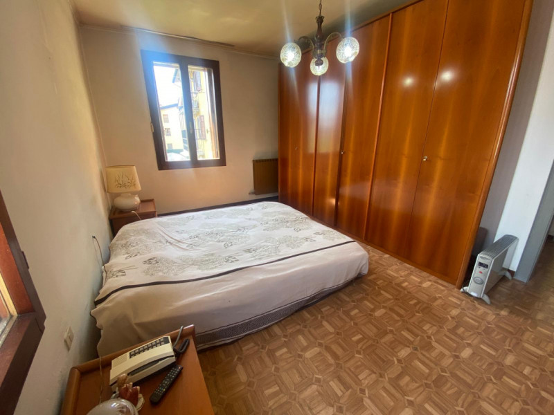 Casa affiancata con dépendance e terreno privato.

Immobile costituito da 2 unità facenti parte d...