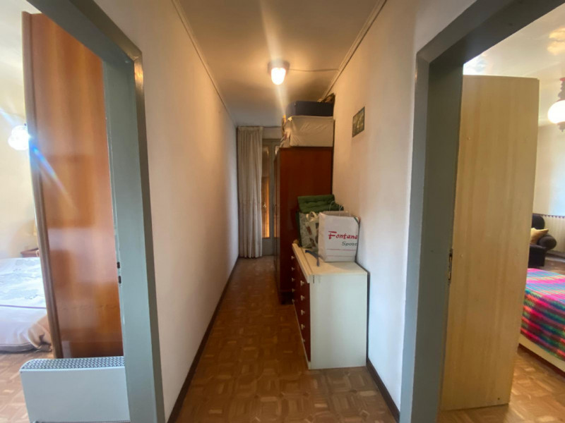 Casa affiancata con dépendance e terreno privato.

Immobile costituito da 2 unità facenti parte d...