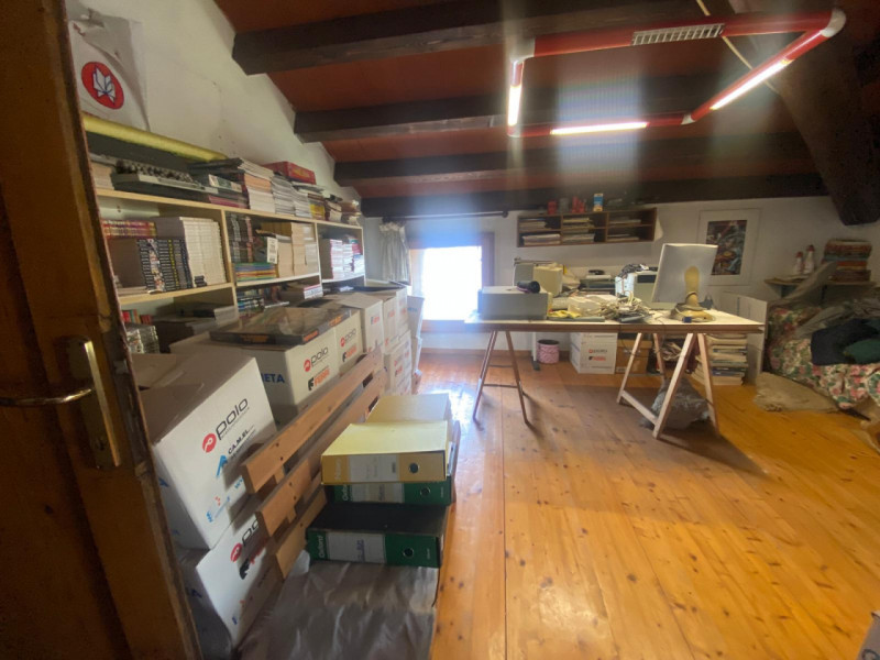Casa affiancata con dépendance e terreno privato.

Immobile costituito da 2 unità facenti parte d...