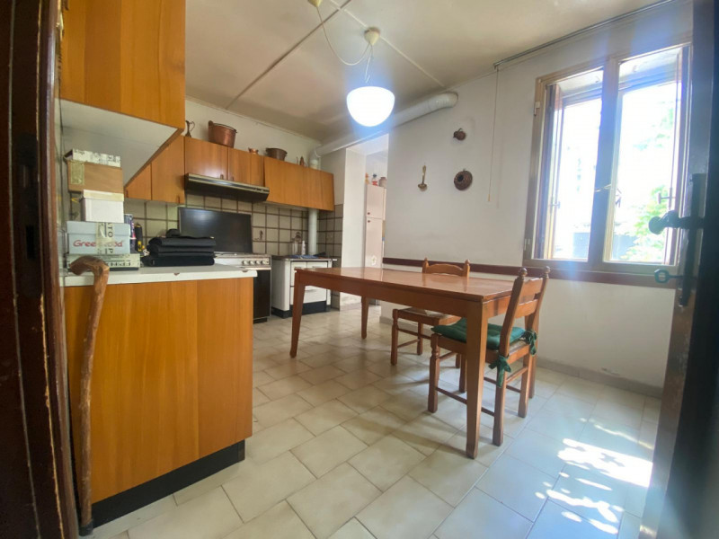 Casa affiancata con dépendance e terreno privato.

Immobile costituito da 2 unità facenti parte d...