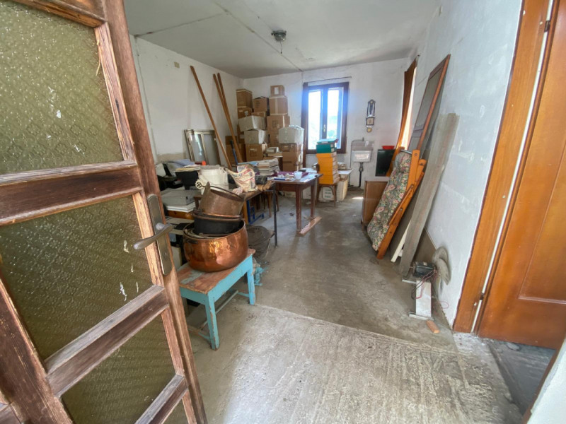Casa affiancata con dépendance e terreno privato.

Immobile costituito da 2 unità facenti parte d...