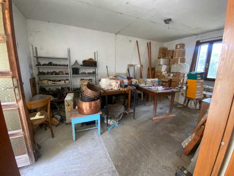 Casa affiancata con dépendance e terreno privato.

Immobile costituito da 2 unità facenti parte d...