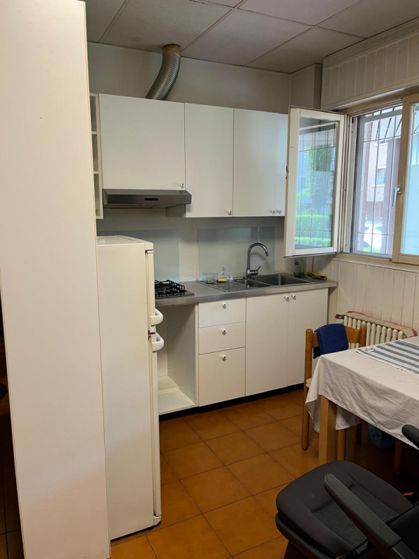 SAN LAZZARO:
CLASSE E Epgl,nren 130,34 KWh/mq anno
In tranquillo quartiere residenziale, comodo a...