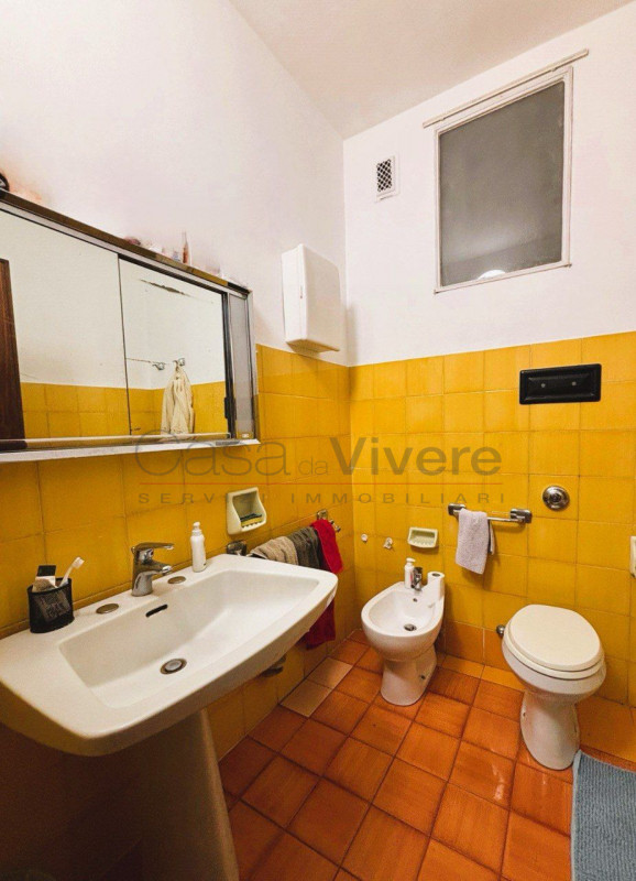 Riferimento: APDV01

PADOVA CENTRO STORICO – CORSO MILANO 74
ULTIMA CAMERA DISPONIBILE CON BAGNO ...