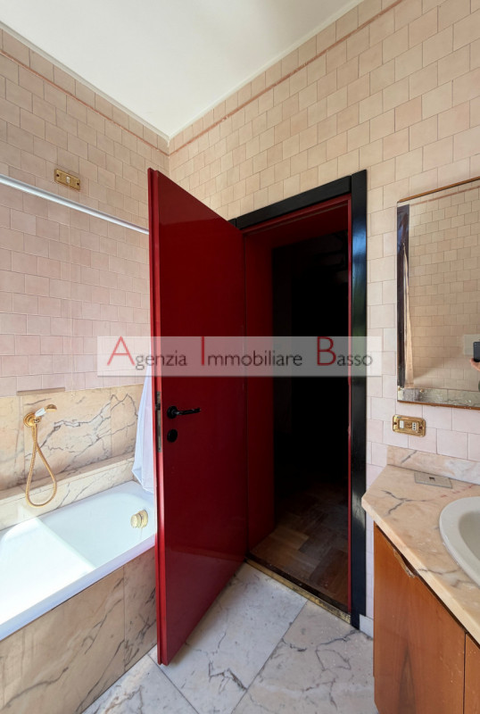 PADOVA ZONA SAN GIUSEPPE. Nel tranquillo e residenziale quartiere di San Giuseppe a Padova, propo...
