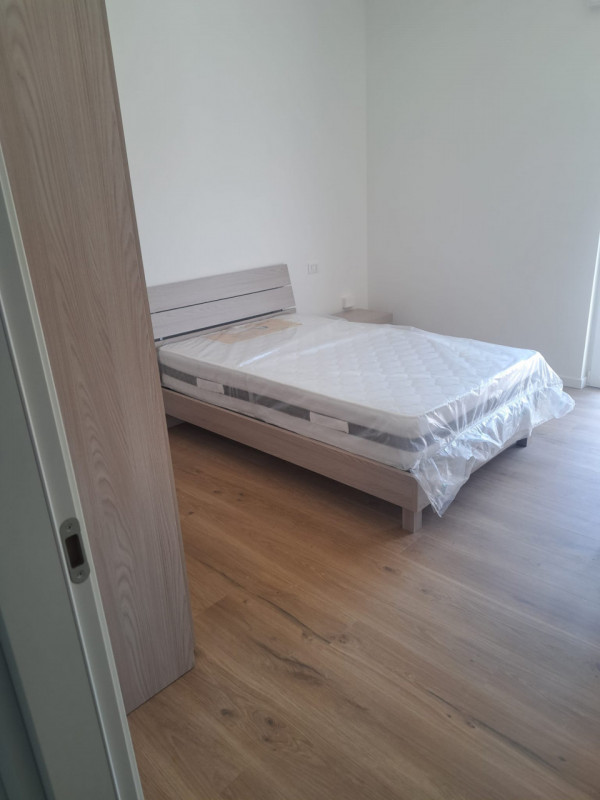VENEZIA MESTRE BISSUOLA SU PALAZZINA RISTRTTURATA E APPARTAMENTO COMPLETAMENTE RISTRUTTURATO A NU...