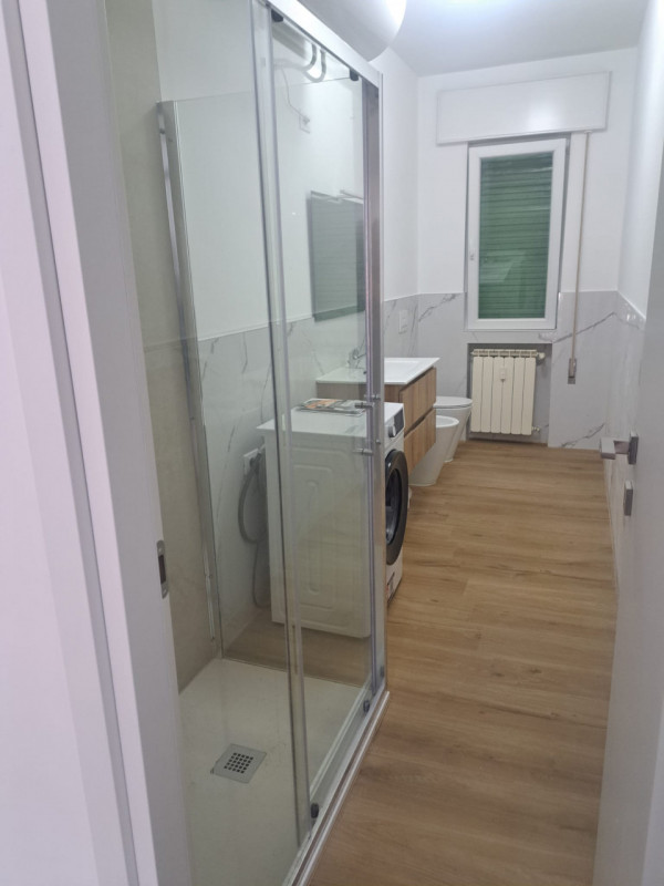 VENEZIA MESTRE BISSUOLA SU PALAZZINA RISTRTTURATA E APPARTAMENTO COMPLETAMENTE RISTRUTTURATO A NU...