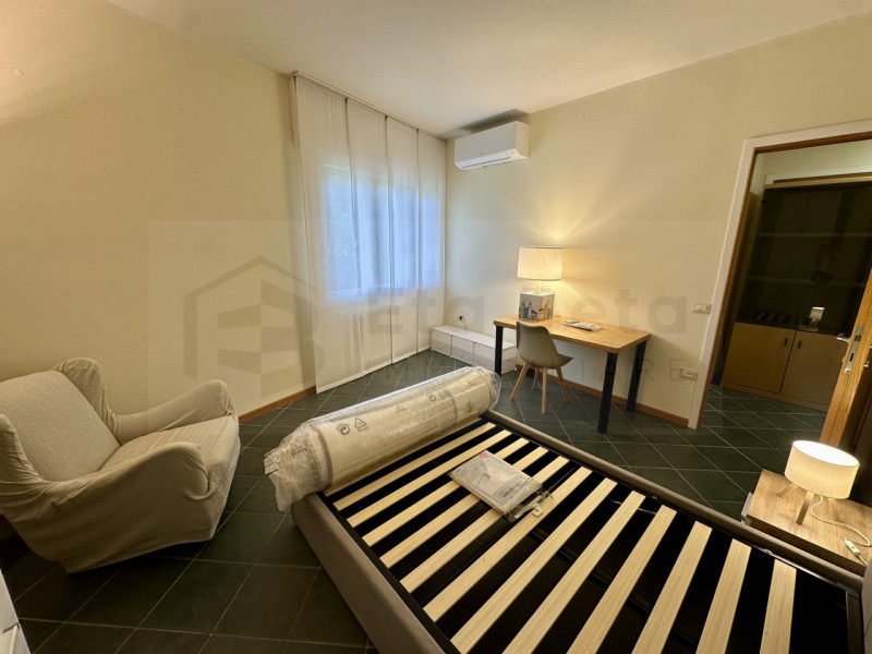 In una zona molto comoda di Padova, precisamente nel quartiere Arcella Santissima Trinità, propon...
