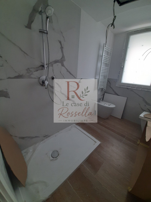 Nel cuore della riviera del Brenta, nelle vicinanze della maestosa villa Pisani, presentiamo bell...