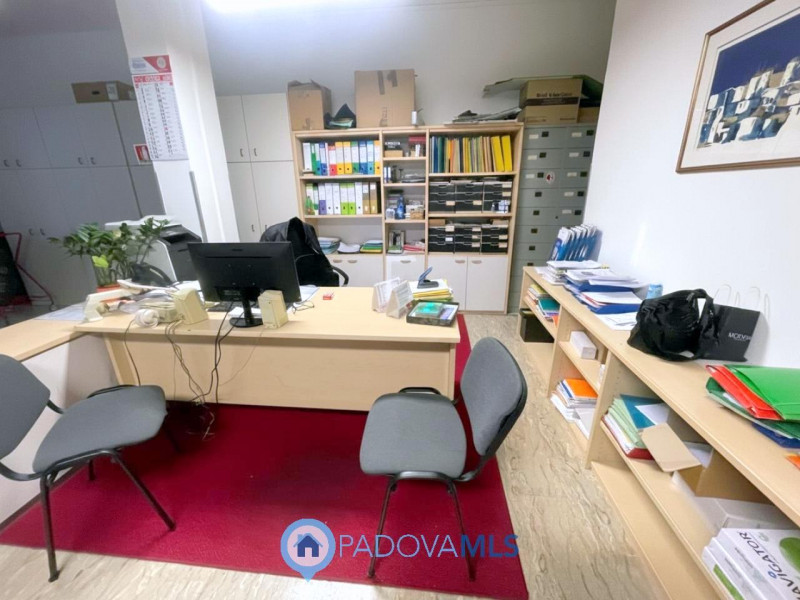Immobile in esclusiva al Gruppo Padova MLS

Scopri questa opportunità di investimento nel cuore d...