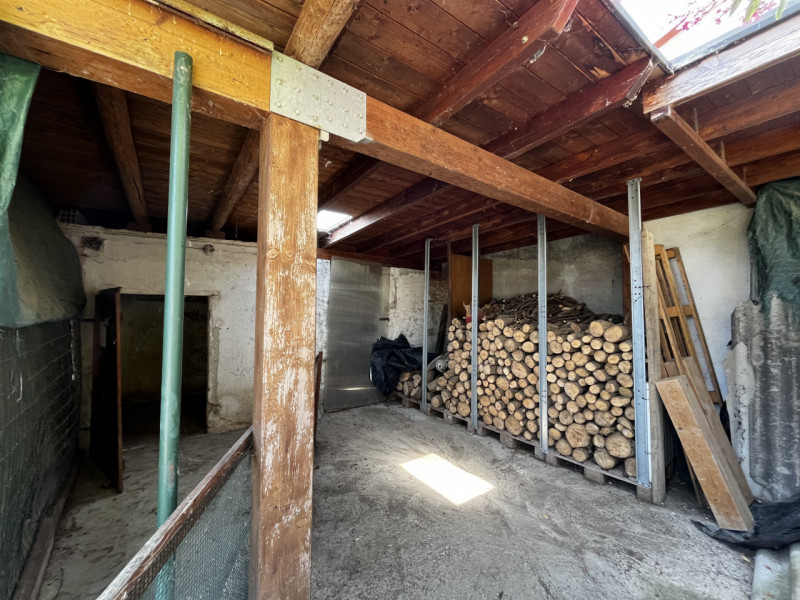 VILLAGA -zona Belvedere- Proponiamo generosa porzione centrale di abitazione con superficie total...