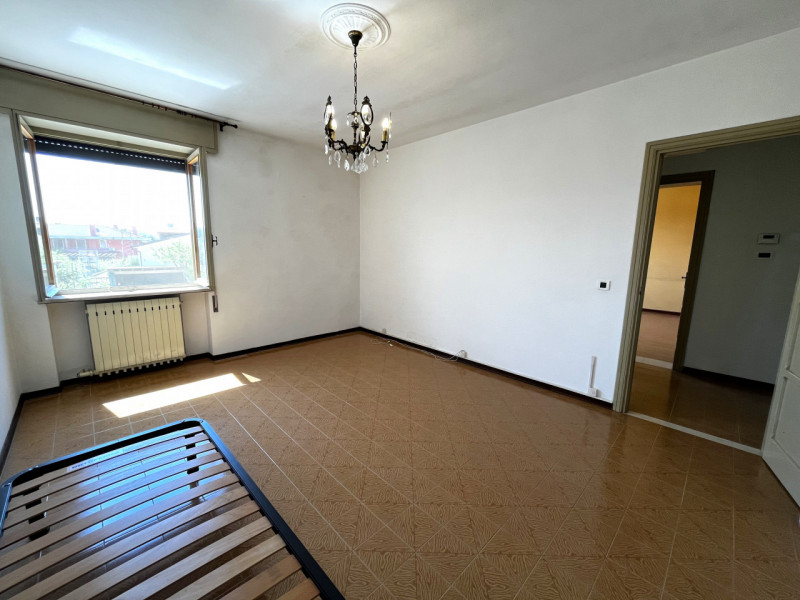 VILLAGA -zona Belvedere- Proponiamo generosa porzione centrale di abitazione con superficie total...
