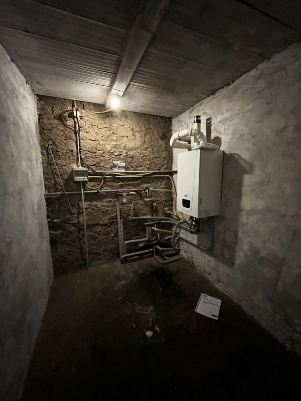 VILLAGA -zona Belvedere- Proponiamo generosa porzione centrale di abitazione con superficie total...