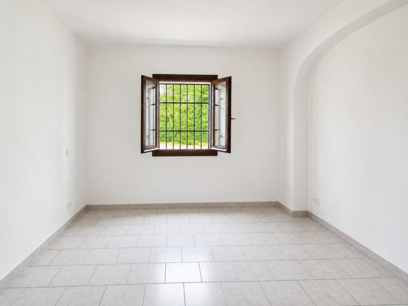 A Resana, in una zona residenziale tranquilla e ben servita ma a pochi minuti dalla tangenziale, ...