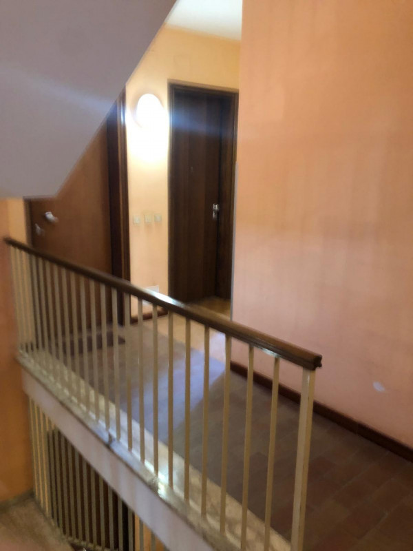 Solo a referenziatissimi proponiamo un imperdibile mini per single o giovane coppia situato in un...