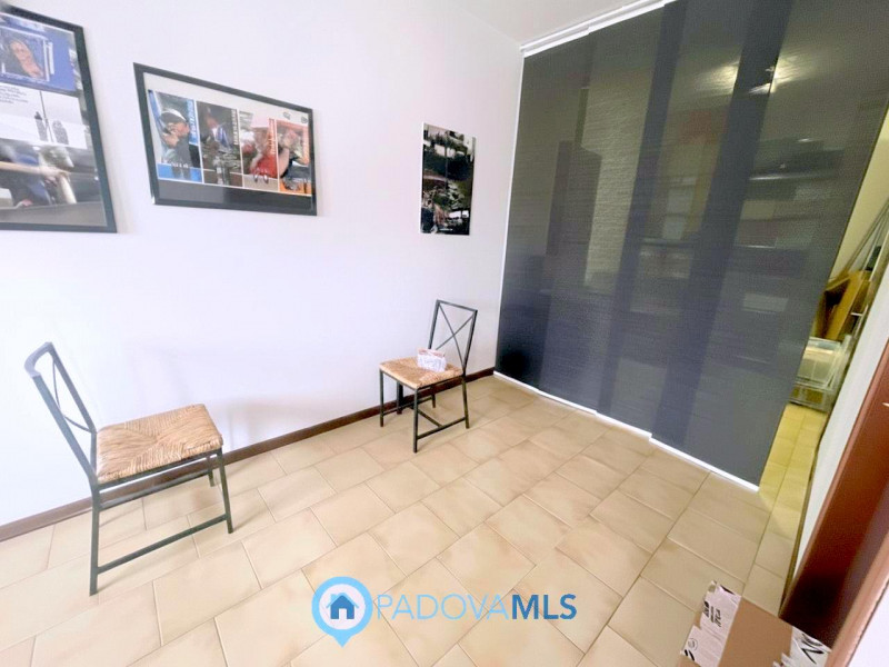 Immobile in esclusiva al Gruppo Padova MLS

Scopri un'opportunità unica nel cuore di Altichiero, ...