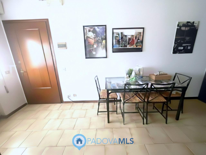 Immobile in esclusiva al Gruppo Padova MLS

Scopri un'opportunità unica nel cuore di Altichiero, ...