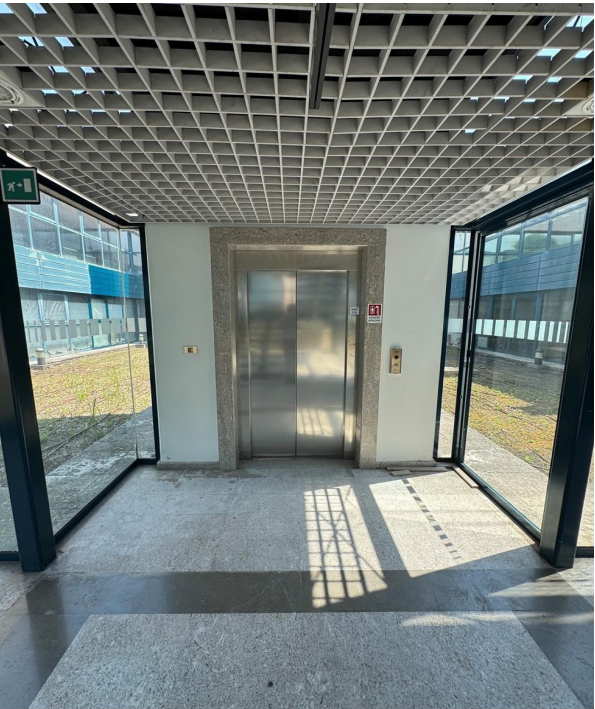 RIF. UF- 217_1
Mogliano Veneto, proponiamo in affitto o in vendita ufficio su unico piano di 350m...