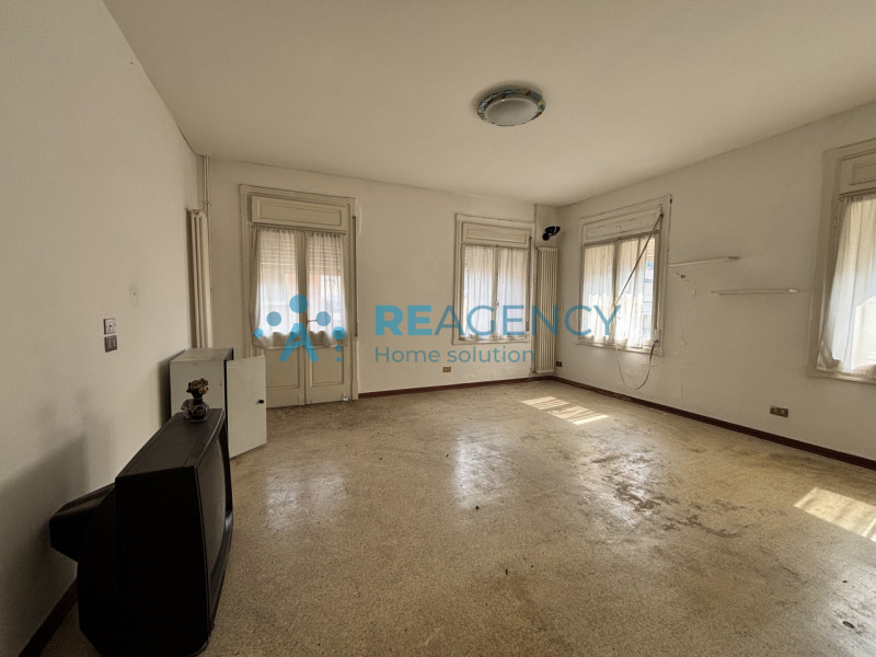 Valdagno - NOVALE
SIETE ALLA RICERCA DI UNA CASA INDIPENDENTE IN STILE LIBERTY DA RIMODERNARE?

R...