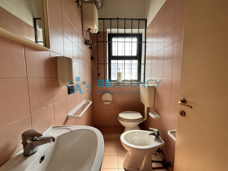 Stai cercando una nuova sede per il tuo negozio o per il tuo nuovo ufficio?
TRISSINO CENTRO- Piaz...