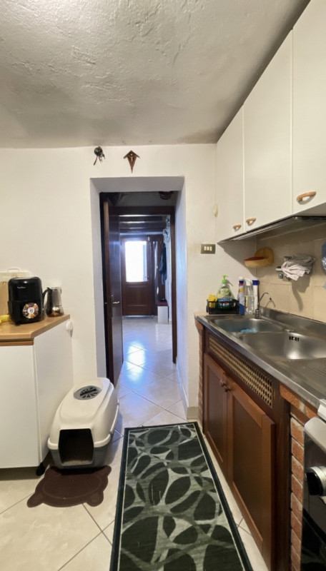 Scopri questa incantevole casa a costata situata nel cuore di Villadose, nella tranquilla e ricer...