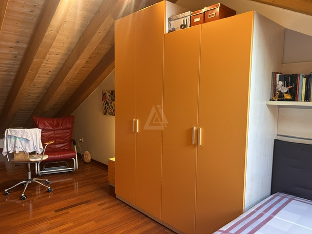 L'agenzia Iris propone in vendita un esclusivo attico nel cuore di Castelfranco Veneto. Questo im...