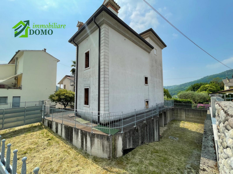 Nel cuore del pittoresco comune di Calvene, proponiamo in vendita una rara opportunità: casa sing...