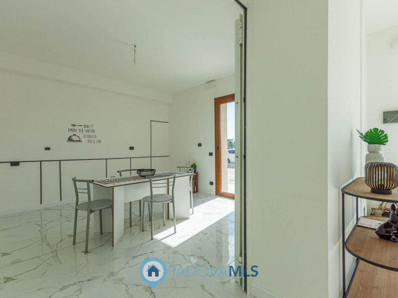 Immobile in esclusiva al Gruppo Padova MLS
ALBIGNASEGO (PD)  - Nella tranquilla zona di San Giaco...