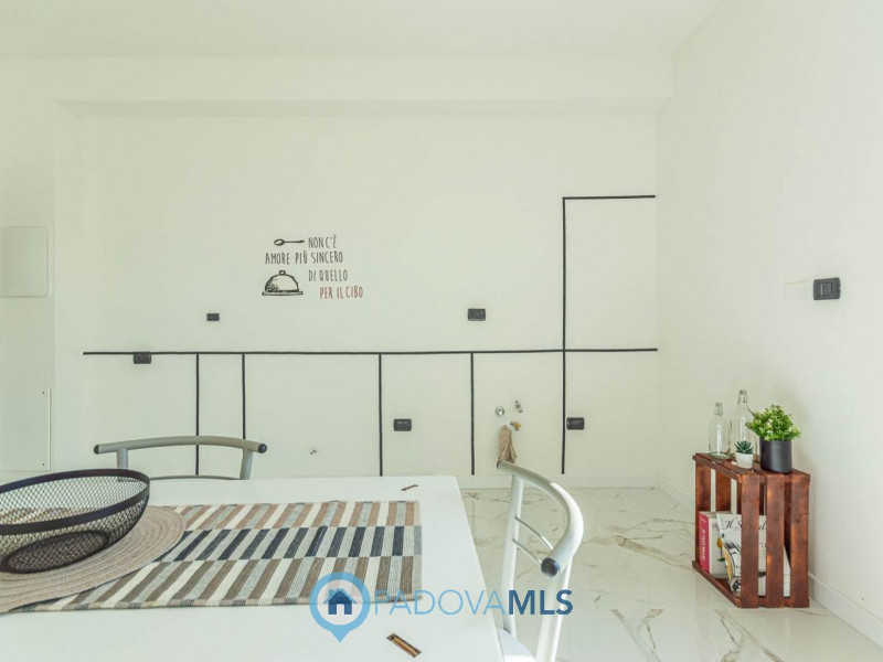 Immobile in esclusiva al Gruppo Padova MLS
ALBIGNASEGO (PD)  - Nella tranquilla zona di San Giaco...