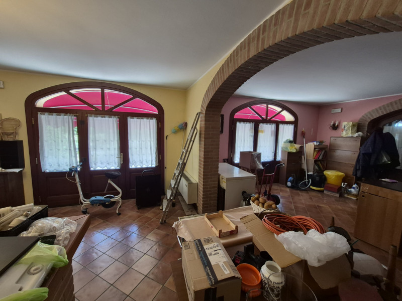 Vo' (PD), nella splendida Frazione di Boccon con piacevole vista panoramica, proponiamo in Vendit...
