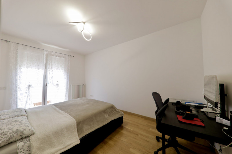 COMPOSIZIONE:
Proponiamo in vendita appartamento al primo piano composto da zona living con cucin...