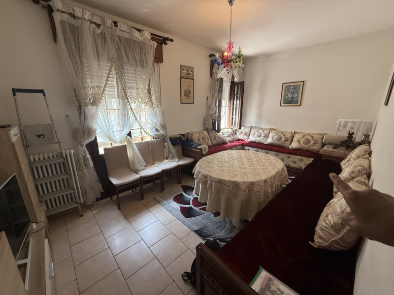 Arcella Santissima Trinità: In ottima posizione, inserita in un contesto residenziale tranquillo ...