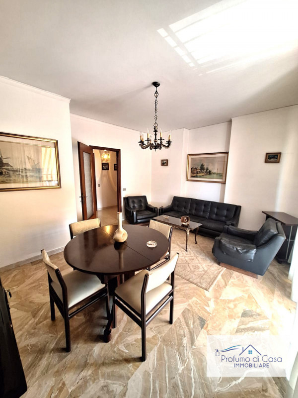 STRA - In ottima posizione, comoda a tutti i principali servizi, proponiamo luminoso appartamento...
