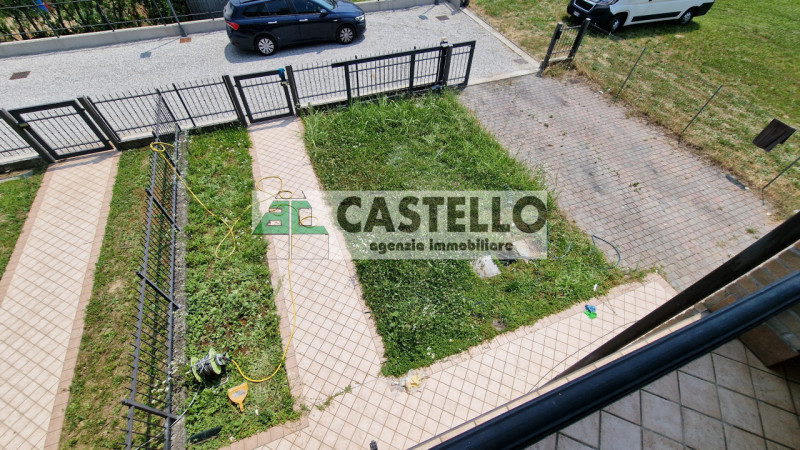 Campodarsego Fiumicello in tranquilla zona residenziale, proponiamo in esclusiva ottima porzione ...