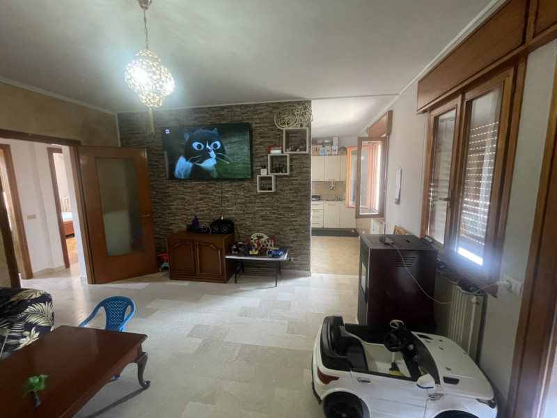 NOSTRA PROPOSTA: vicino al centro di Villa d'Asolo comodo ai servizi siamo a proporre in vendita ...