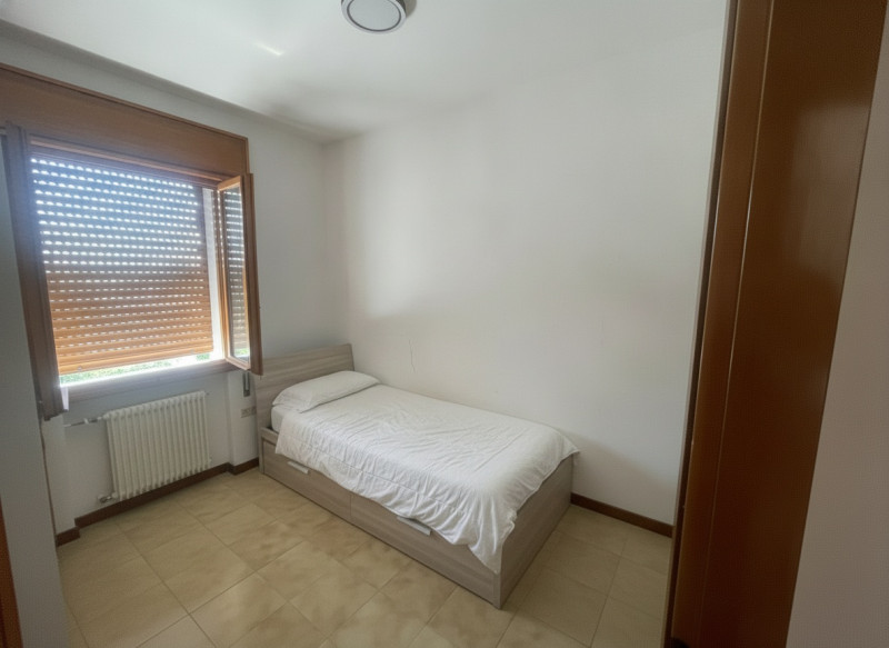 NOSTRA PROPOSTA: vicino al centro di Villa d'Asolo comodo ai servizi siamo a proporre in vendita ...