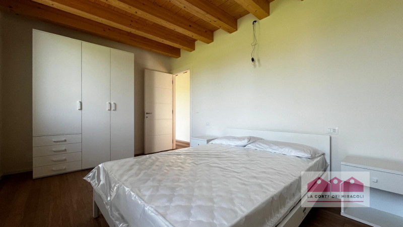 VICENZA: APPARTAMENTO RISTRUTTURATO CON GIARDINO PRIVATO COMPOSTO DA UNA CAMERA DA LETTO, UNA CAB...