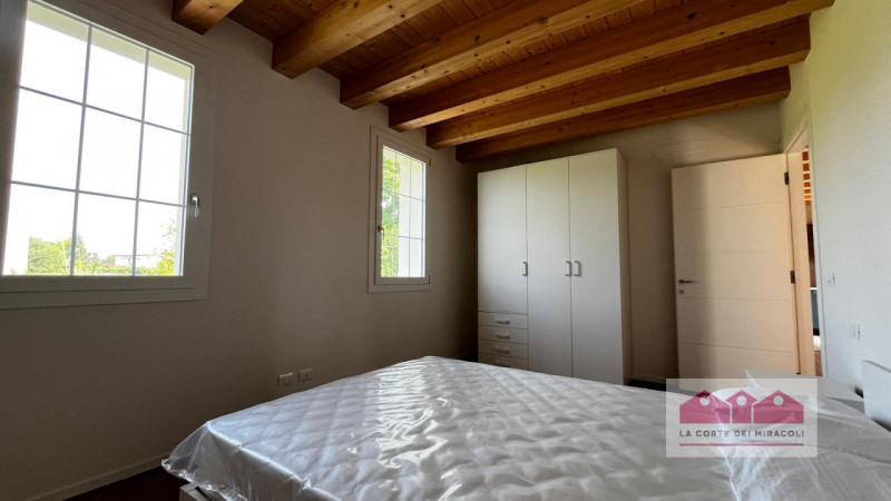 VICENZA: APPARTAMENTO RISTRUTTURATO CON GIARDINO PRIVATO COMPOSTO DA UNA CAMERA DA LETTO, UNA CAB...