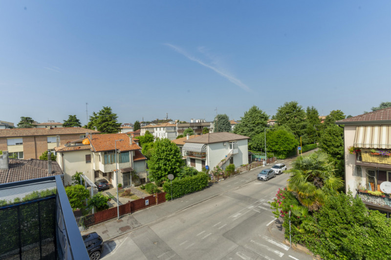 Questa soluzione abitativa si rivolge a chi cerca la propria indipendenza a Padova, nel quartiere...