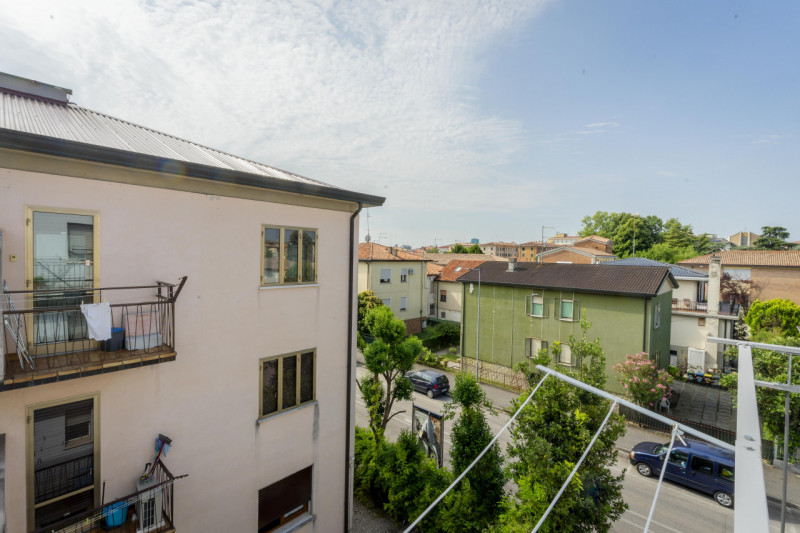 Questa soluzione abitativa si rivolge a chi cerca la propria indipendenza a Padova, nel quartiere...