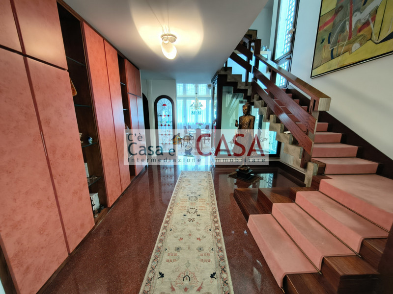 S. DOMENICO: OCCASIONE !!!!!!!!! Bellissima zona molto tranquilla e signorile, l’agenzia C’è Casa...